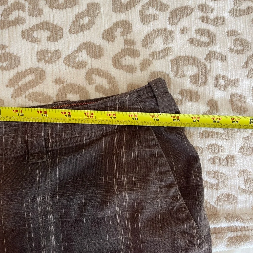Eddie Bauer Cargo Shorts Men's Size 40 Brown Plaid Outdoor Utility Shorts